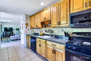 43 Buttonwood Dr, Sayreville, NJ 08859 - Photo 7