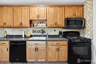 43 Buttonwood Dr, Sayreville, NJ 08859 - Photo 9