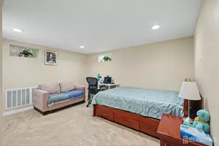 10 Sunset Blvd, East Brunswick Township, NJ 08816 - Photo 15