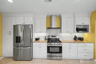 10 Sunset Blvd, East Brunswick Township, NJ 08816 - Photo 5