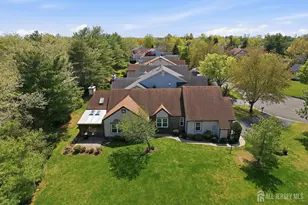 19 Ingram Dr, Monroe Township, NJ 08831 - Photo 3