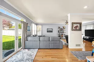 16 Edinburg Cir, Old Bridge Township, NJ 07747 - Photo 3