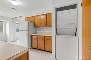 823 Edison Glen Terrace, Edison, NJ 08837 - Photo 5