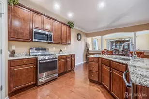 27 Potomac Ave, Monroe Township, NJ 08831 - Photo 5