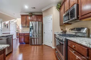 27 Potomac Ave, Monroe Township, NJ 08831 - Photo 7