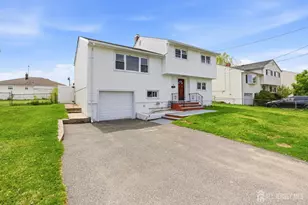 29 Swarthmore Dr, Carteret, NJ 07008 - Photo 3