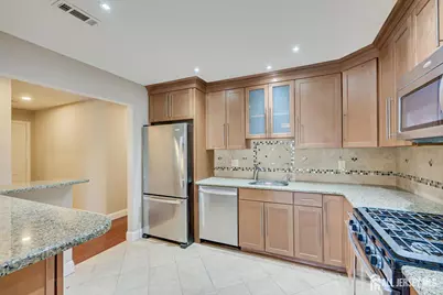 133 Oakmont Court, Edison, NJ 08820 - Photo 23