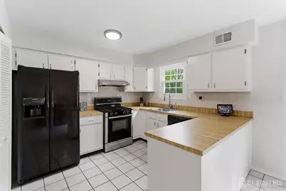 69 Jefferson Drive, Spotswood, NJ 08884 - Photo 11