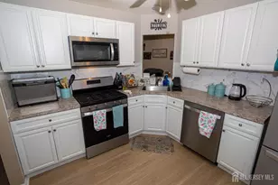 43 Farnham Square, Sayreville, NJ 08859 - Photo 13