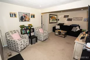 43 Farnham Square, Sayreville, NJ 08859 - Photo 5