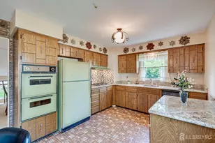 4 Caldwell Ct, East Brunswick Township, NJ 08816 - Photo 17