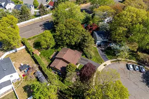 4 Caldwell Ct, East Brunswick Township, NJ 08816 - Photo 7