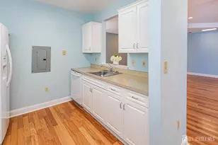 2033 Windrow Dr, Middlesex, NJ 08540 - Photo 9
