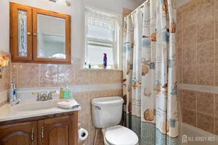 28 Wildwood Ave, Fords, NJ 08863 - Photo 15