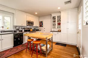 7 Crest Rd, New Brunswick, NJ 08901 - Photo 9