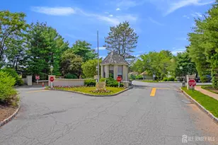 98 Park Gate Dr, Edison, NJ 08820 - Photo 35
