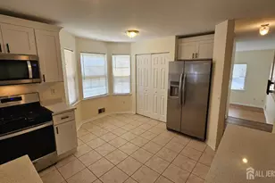 405 Cobblestone Ct, South Brunswick Township, NJ 08852 - Photo 5