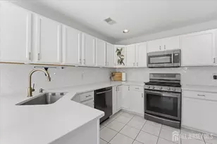 109 Castle Pointe Blvd, Piscataway Township, NJ 08854 - Photo 13