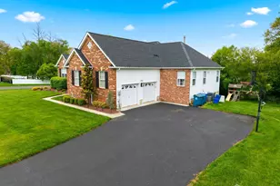 32 Scott Dr, Monroe Township, NJ 08831 - Photo 3