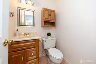 8 Winsor Ct, Sayreville, NJ 08872 - Photo 11
