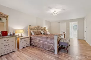 8 Constitution Ct, East Brunswick Township, NJ 08816 - Photo 31