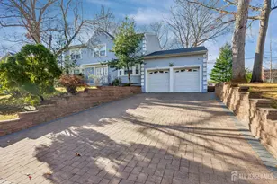 8 Constitution Ct, East Brunswick Township, NJ 08816 - Photo 3