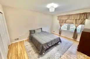 8 Constitution Ct, East Brunswick Township, NJ 08816 - Photo 37