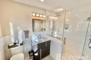 8 Constitution Ct, East Brunswick Township, NJ 08816 - Photo 33
