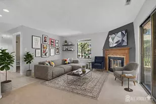 9 Carriage Pl, Edison, NJ 08820 - Photo 9