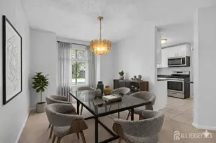 9 Carriage Pl, Edison, NJ 08820 - Photo 7