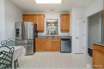 70 Vineyard Court, Monroe Township, NJ 08831 - Photo 11