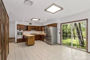 97 Roxy Ave, Edison, NJ 08820 - Photo 9