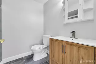 812 Green Hollow Dr, Iselin, NJ 08830 - Photo 21