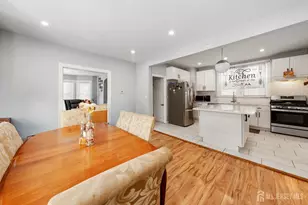 28 Oak Ln, Trenton, NJ 08618 - Photo 5