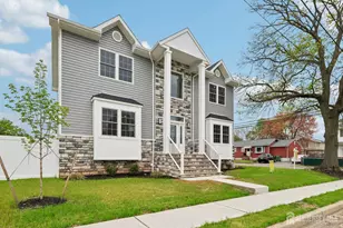 239 Suttons Ln, Edison, NJ 08817 - Photo 3