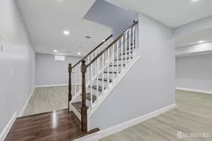 239 Suttons Ln, Edison, NJ 08817 - Photo 23