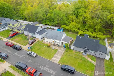 520 N Park Drive N, Perth Amboy, NJ 08861 - Photo 7