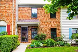 123 Pear Tree Ln, Franklin Township, NJ 08823 - Photo 1