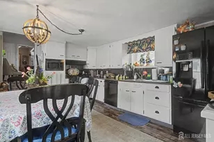 32 Lloyd St, Edison, NJ 08817 - Photo 13