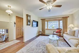 8 Adelphi Ct, Edison, NJ 08837 - Photo 5