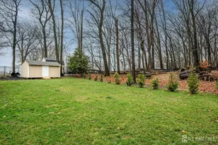 8 Adelphi Ct, Edison, NJ 08837 - Photo 31