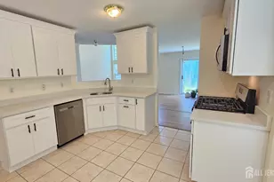 405 Cobblestone Ct, South Brunswick Township, NJ 08852 - Photo 13