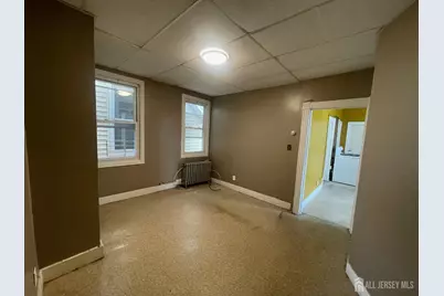 385 Washington Street, Perth Amboy, NJ 08861 - Photo 11