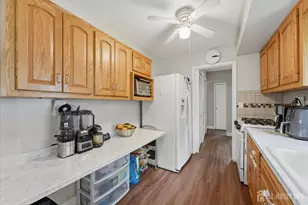 38 Wendy Rd, Woodbridge Township, NJ 07067 - Photo 9