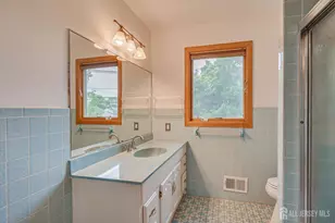 688 Grove Ave, Edison, NJ 08820 - Photo 35