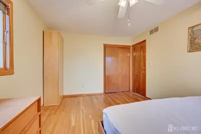 688 Grove Avenue, Edison, NJ 08820 - Photo 27