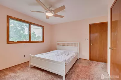 688 Grove Avenue, Edison, NJ 08820 - Photo 23