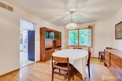 688 Grove Avenue, Edison, NJ 08820 - Photo 11