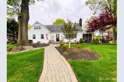 608 E Hendricks Boulevard E, South Plainfield, NJ 07080 - Photo 1