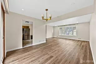 21 Starlit Dr, Middlesex, NJ 08846 - Photo 7